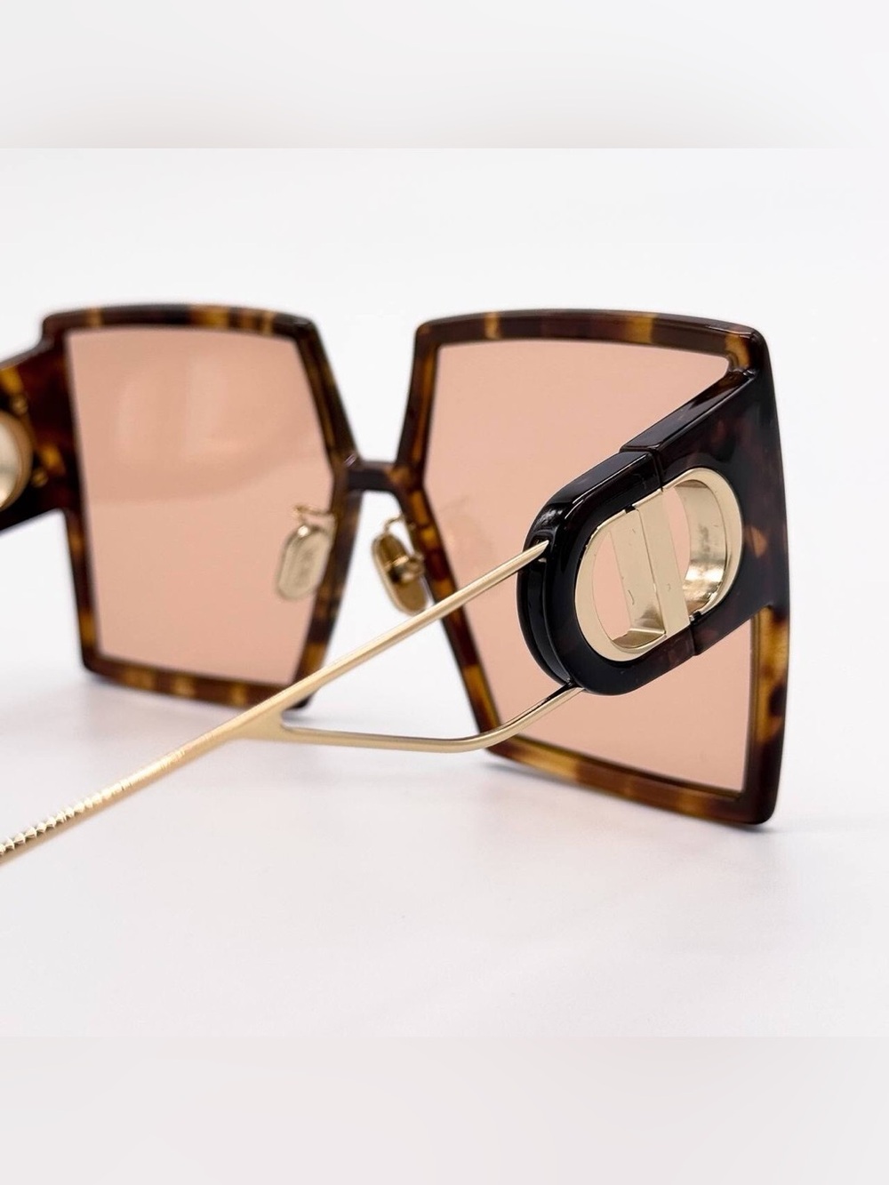 DIOR EYEWEAR 30Montaigne Tortoiseshell oversized sunglasses - Picture 10 of 16